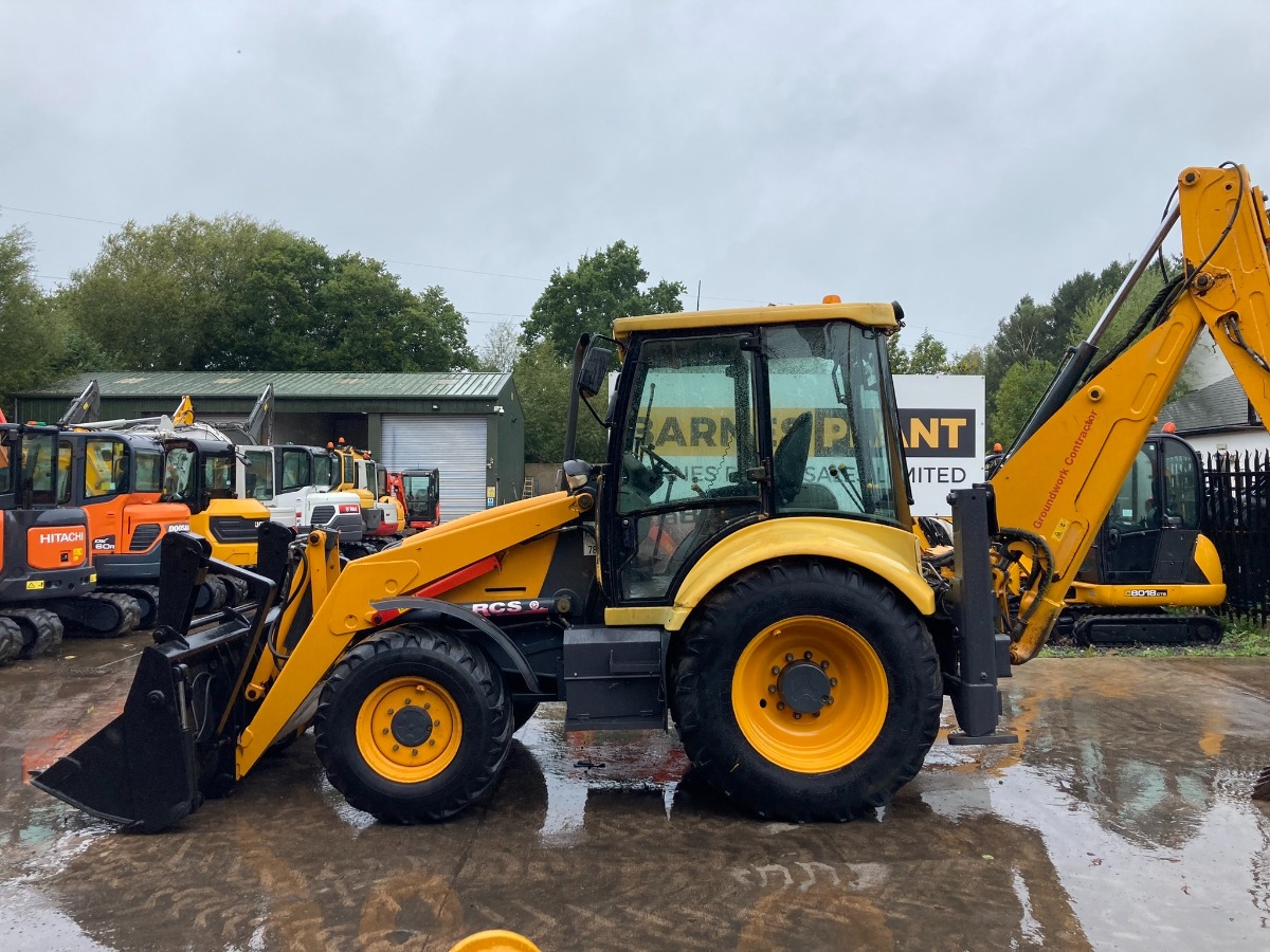 Digger Bidder - 2003 Fermec 860 backhoe loader