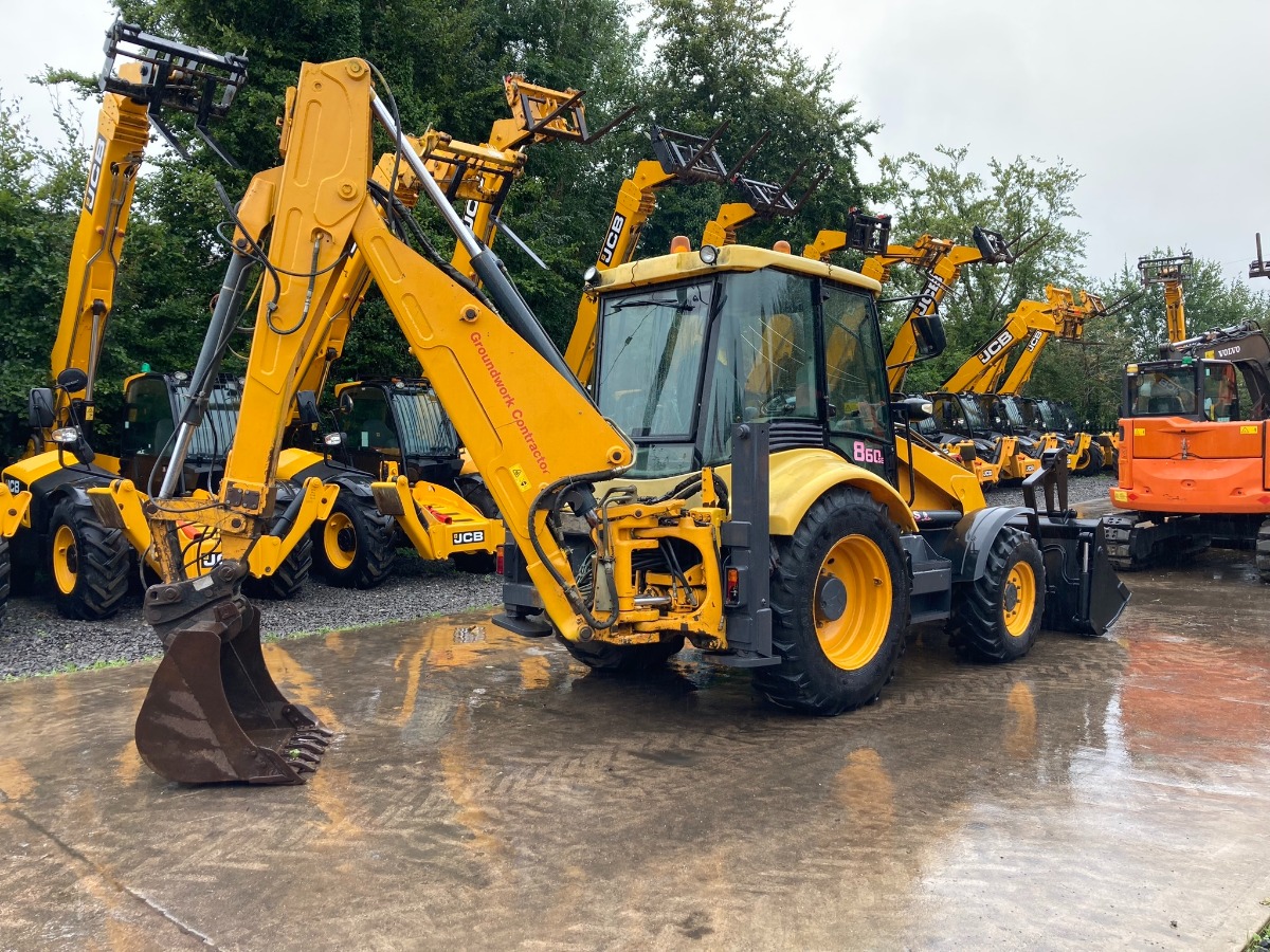 Digger Bidder - 2003 Fermec 860 backhoe loader