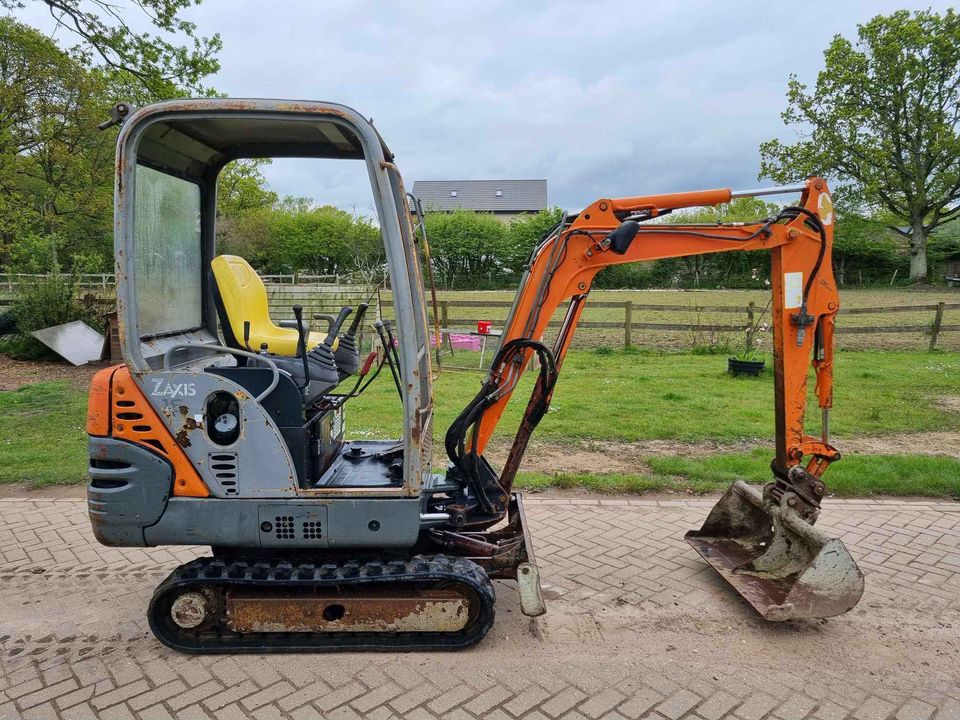 Digger Bidder - 2005 Hitachi ZX16 mini digger